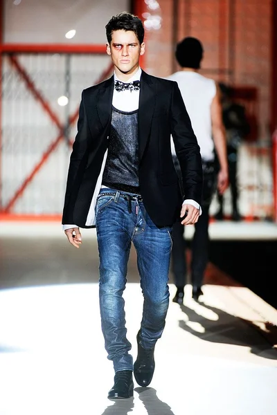 Look 14
